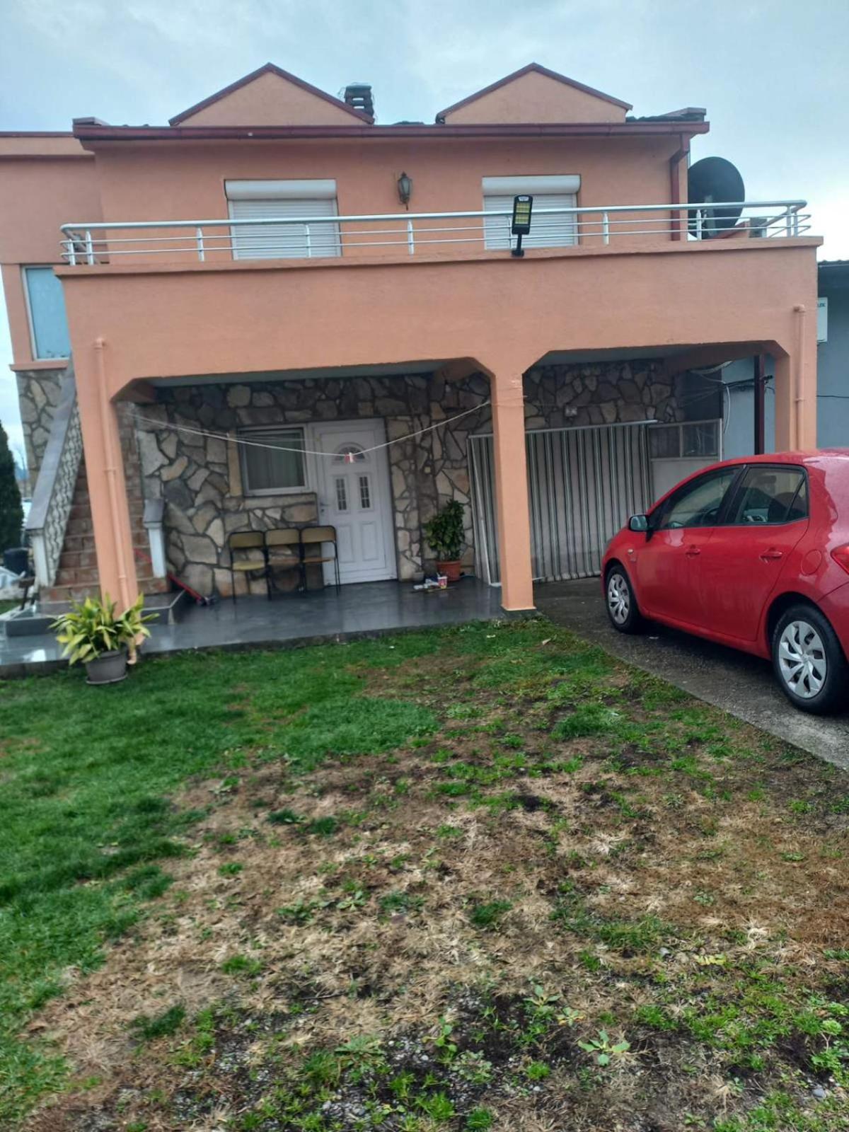 Traveler'S Rest - Near Podgorica Airport Hostel Mitrovici  Ngoại thất bức ảnh