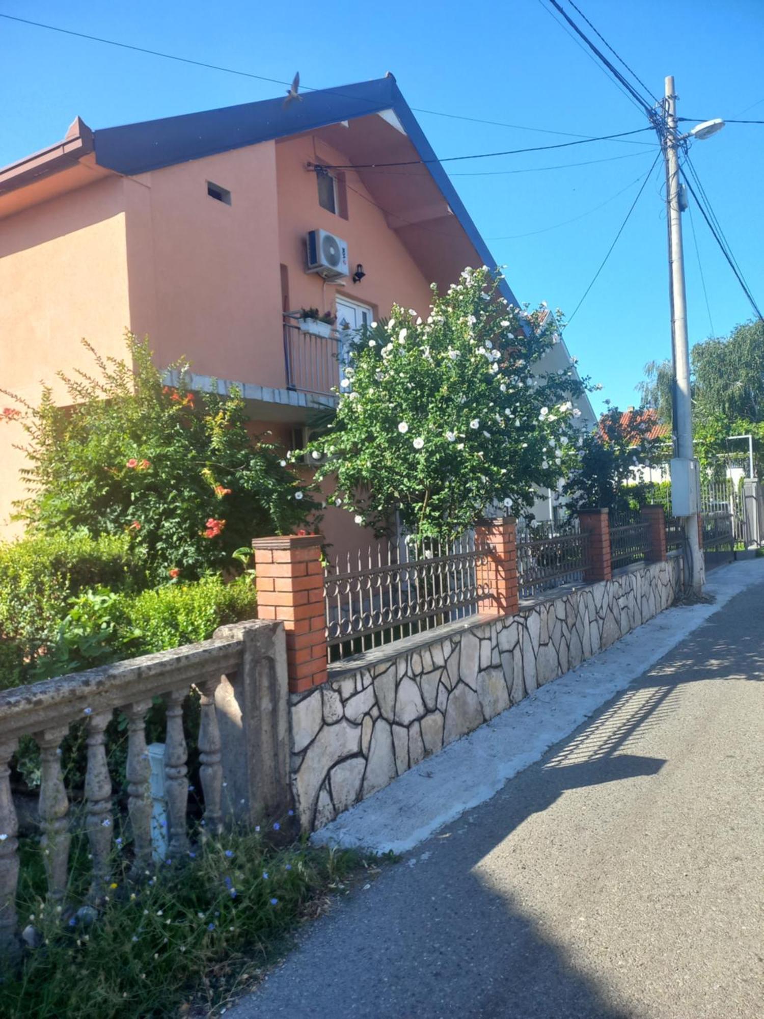 Traveler'S Rest - Near Podgorica Airport Hostel Mitrovici  Phòng bức ảnh